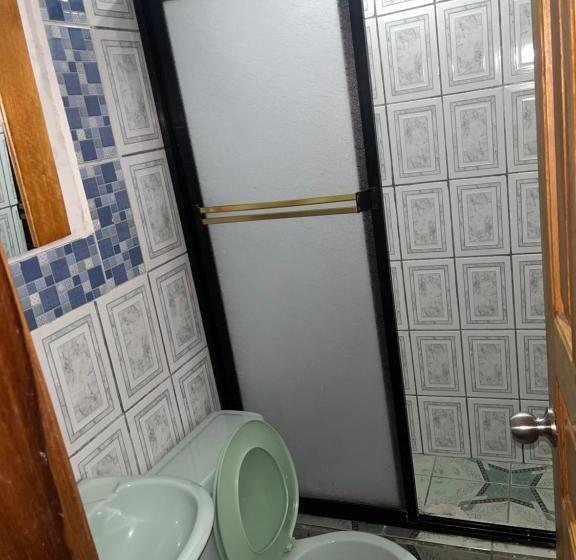 هتل Hostal Don Viche