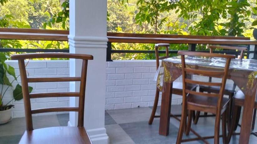 فندق Jacks Lounge And