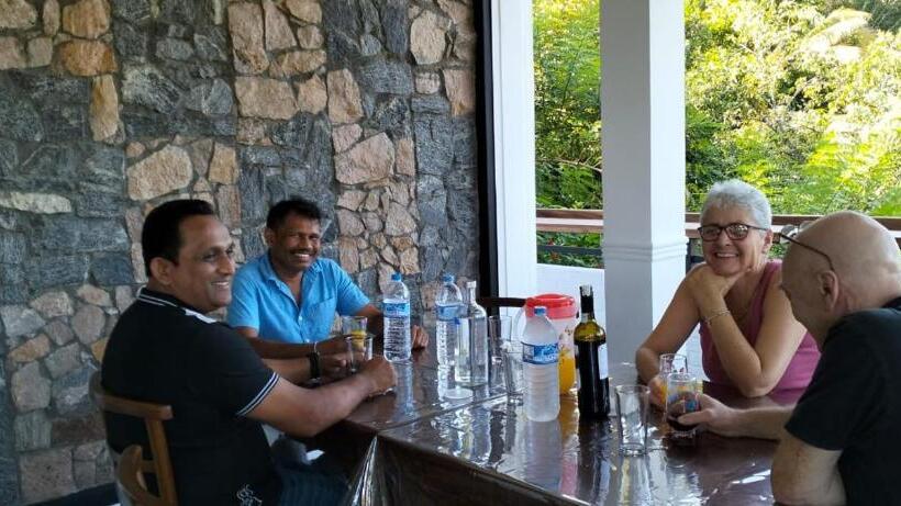 فندق Jacks Lounge And