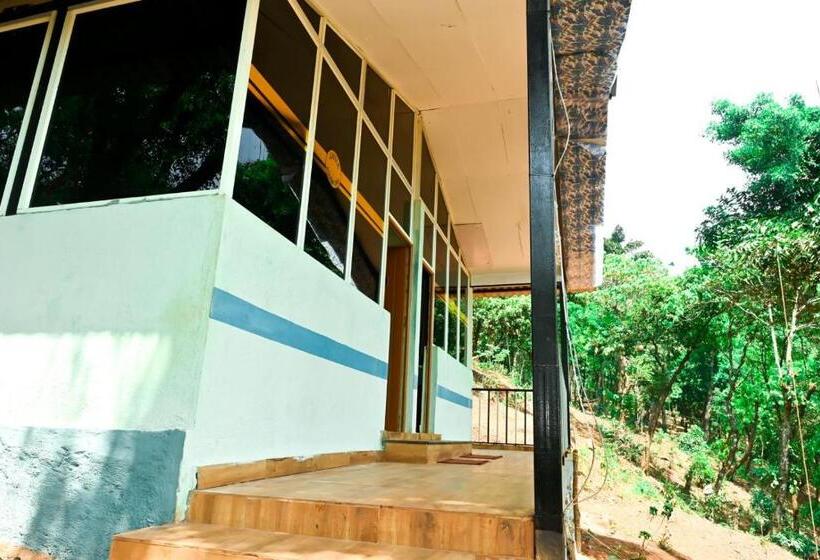 فندق Jungle Adventure Homestay