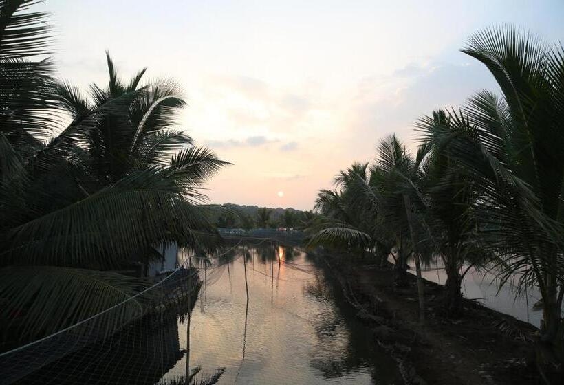 فندق Kandal Theeram Farms