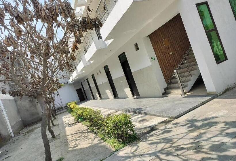 Отель Kingston Banquet And Event Center