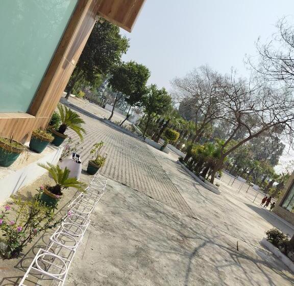 Отель Kingston Banquet And Event Center