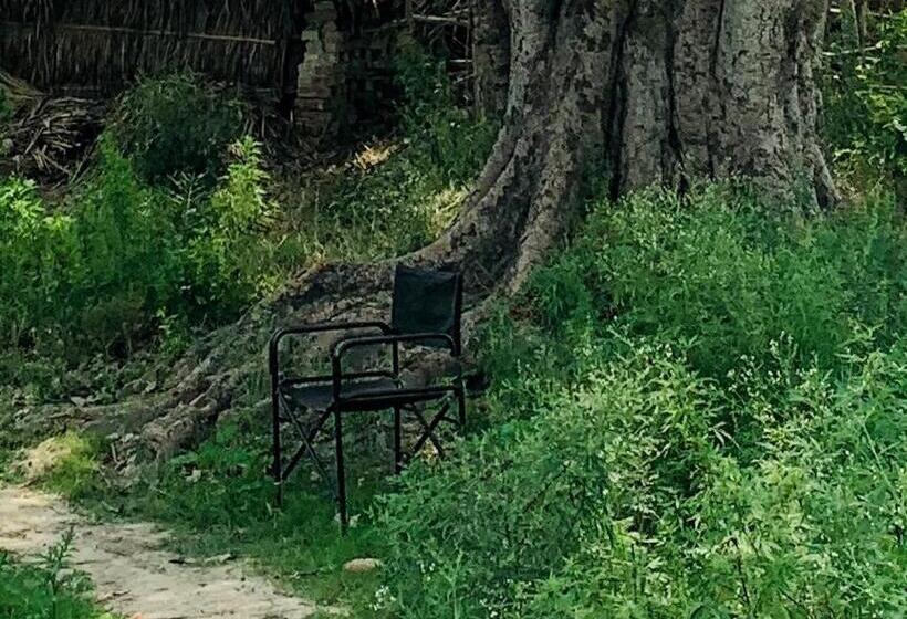 ホテル My Mom S Village 70 Kms From Ayodhya