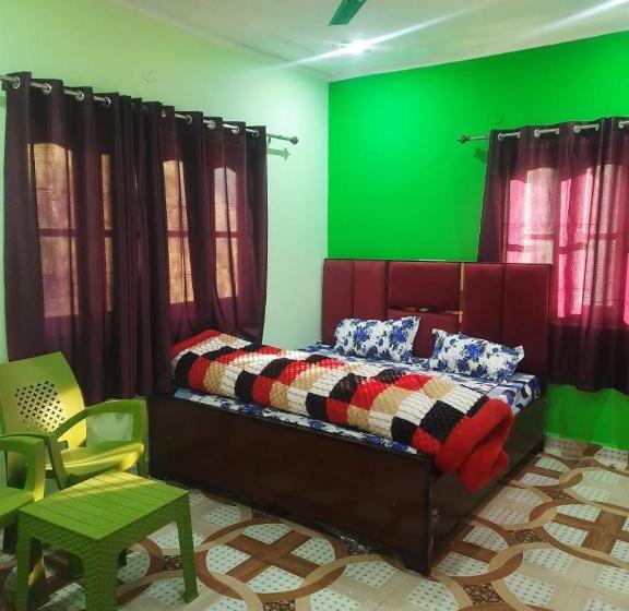 ホテル R P Residency