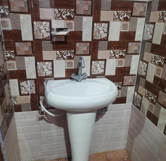 ホテル R P Residency