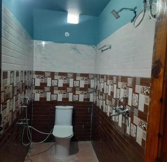 ホテル R P Residency