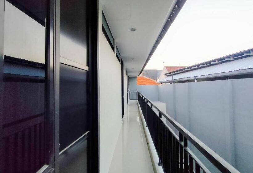 هتل Reddoorz Syariah Near Rumah Sakit Soewandhie