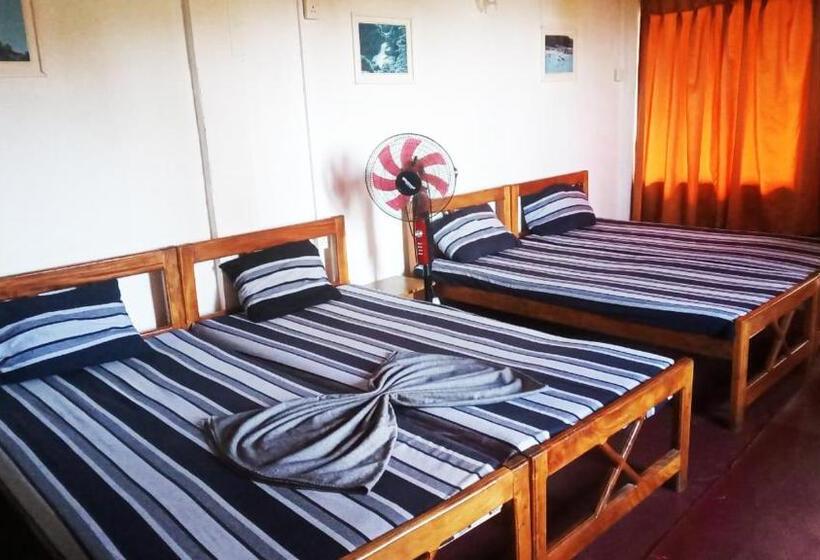 בית מלון כפרי Riverston Hub