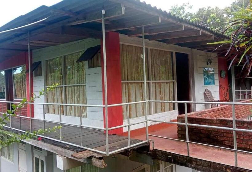 בית מלון כפרי Riverston Hub