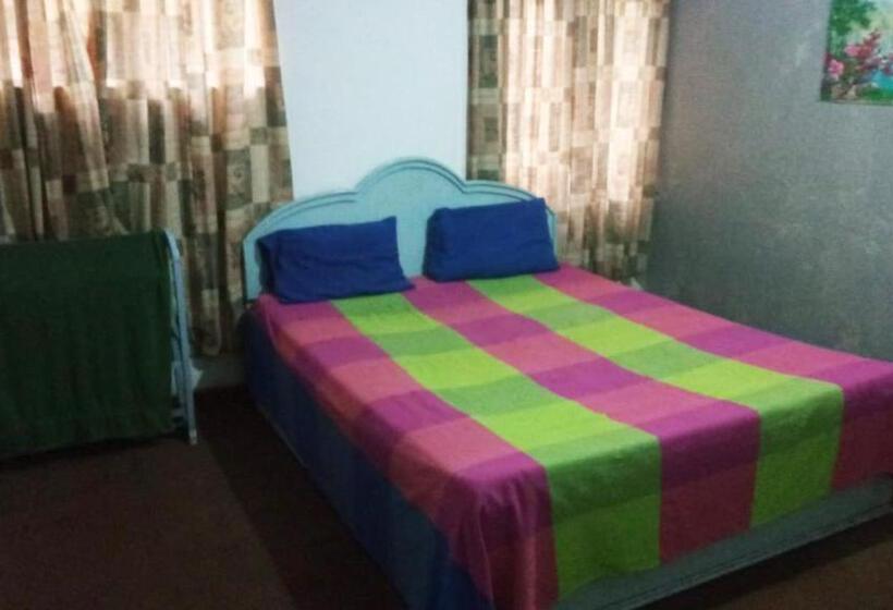 בית מלון כפרי Riverston Hub