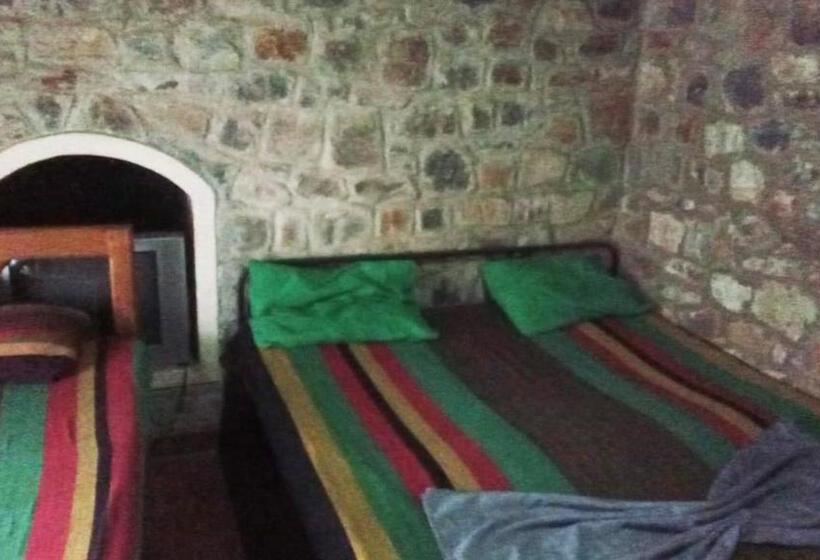 בית מלון כפרי Riverston Hub