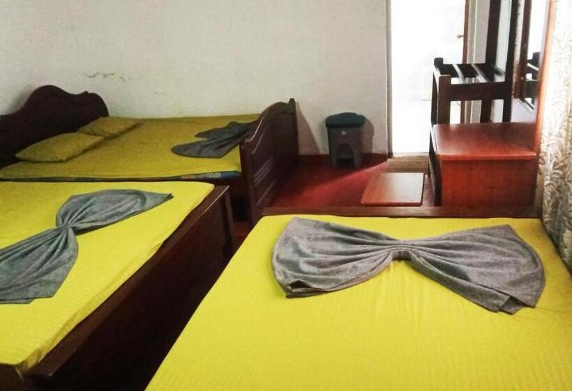 בית מלון כפרי Riverston Hub