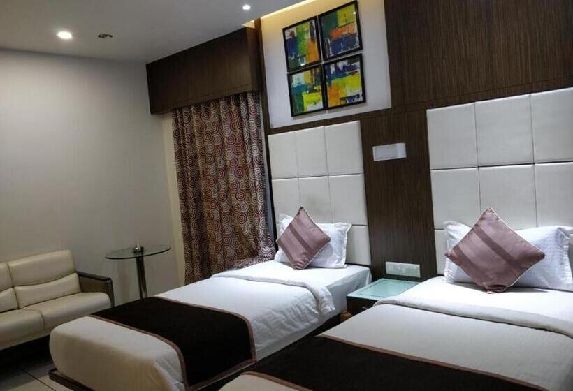 בית מלון כפרי Royal Shelter Vapi