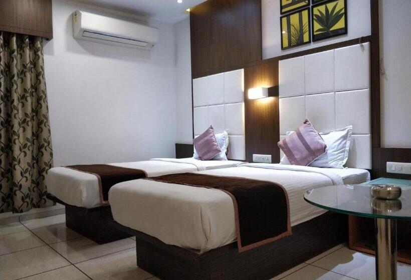 בית מלון כפרי Royal Shelter Vapi