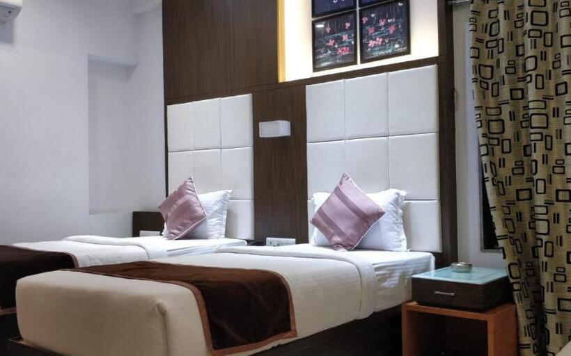 בית מלון כפרי Royal Shelter Vapi