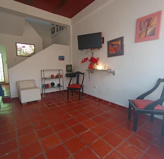 酒店 Santa Veronica Inn