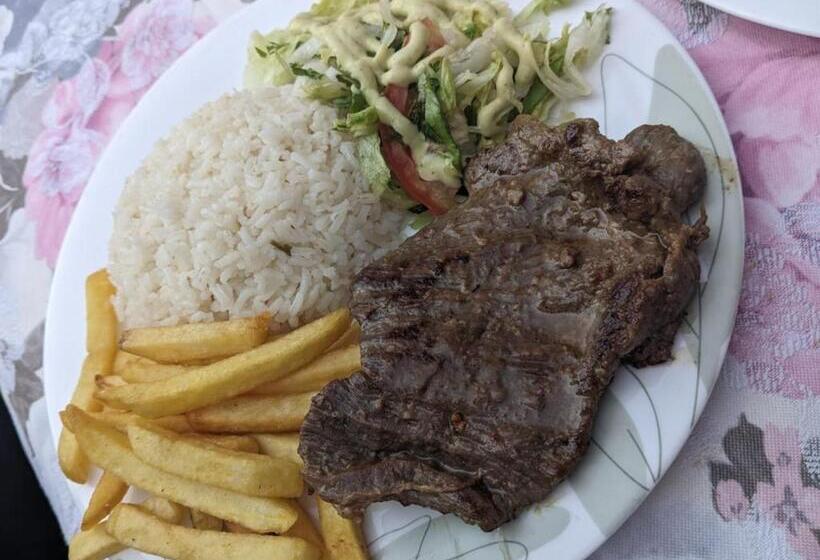 酒店 Santa Veronica Inn