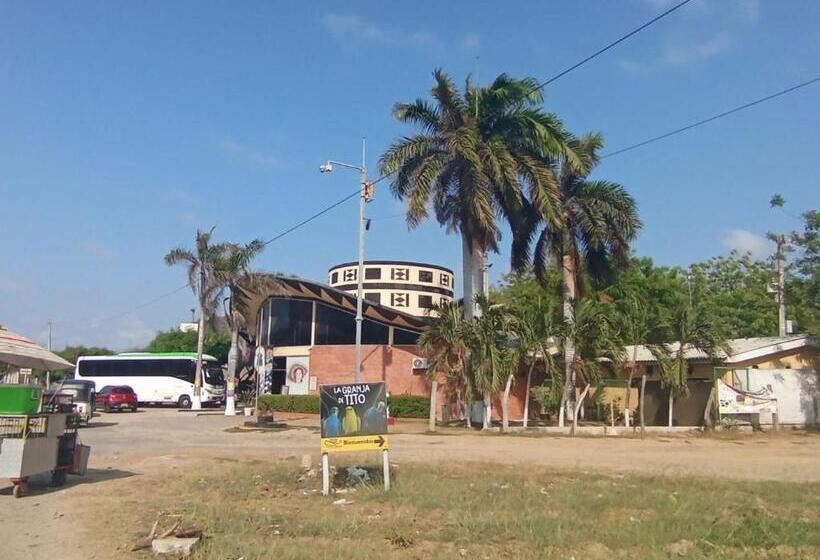 酒店 Santa Veronica Inn