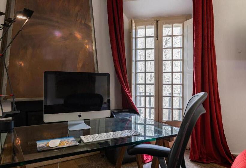 هتل Sintra Wow   Unique Double Smart Room In 17th Century Palace! Hot Tub, Snooker, Bbq, Ps5, Sauna, Gym