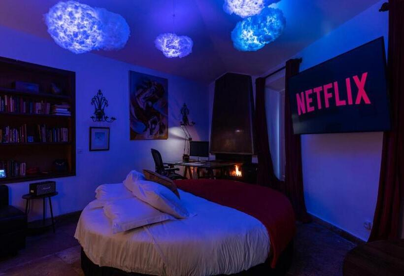 هتل Sintra Wow   Unique Double Smart Room In 17th Century Palace! Hot Tub, Snooker, Bbq, Ps5, Sauna, Gym