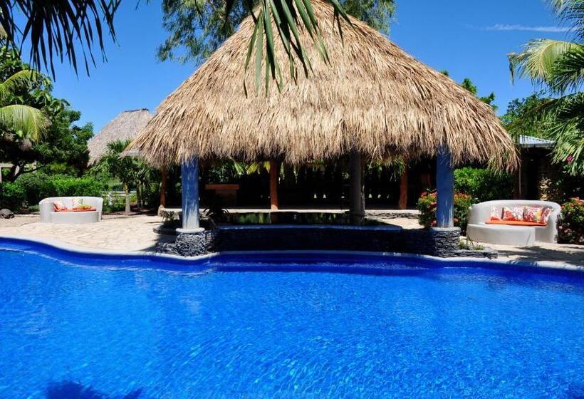 فندق Surf Sanctuary