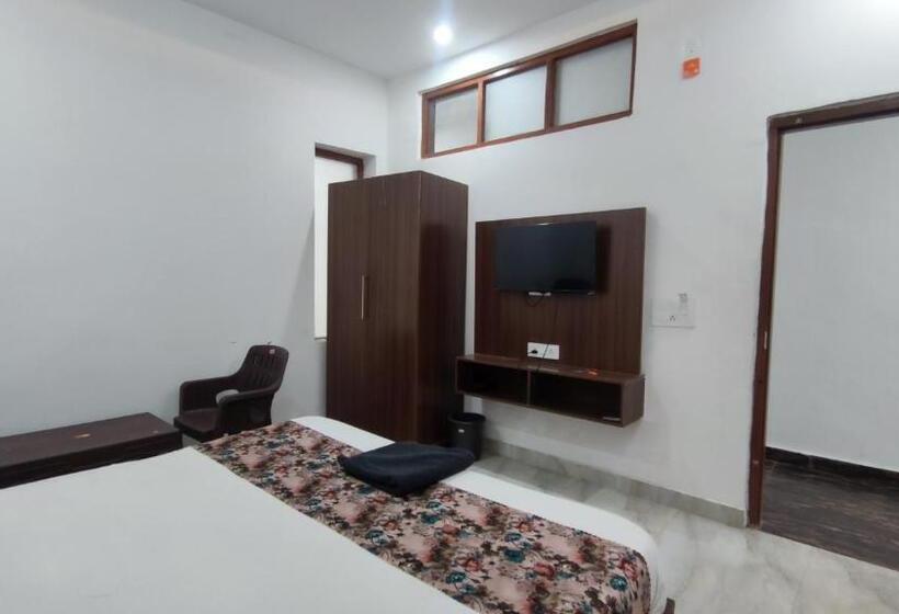 בית מלון כפרי Triple S