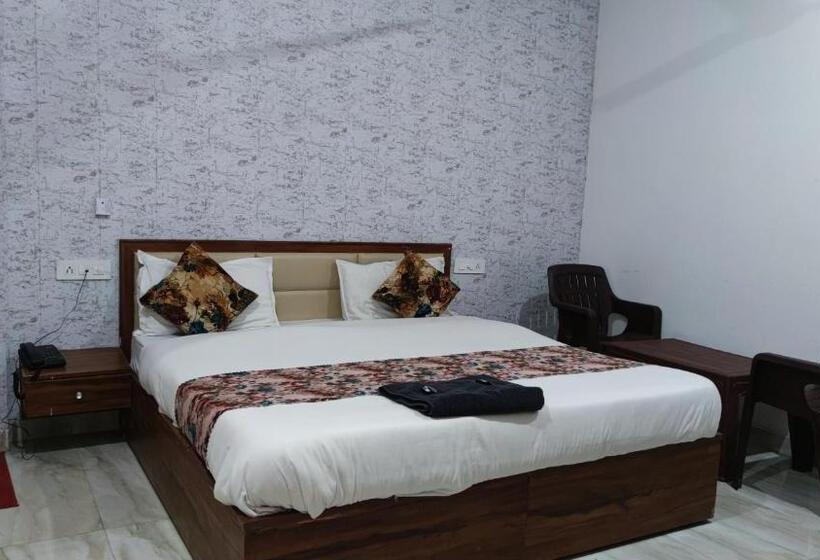 בית מלון כפרי Triple S