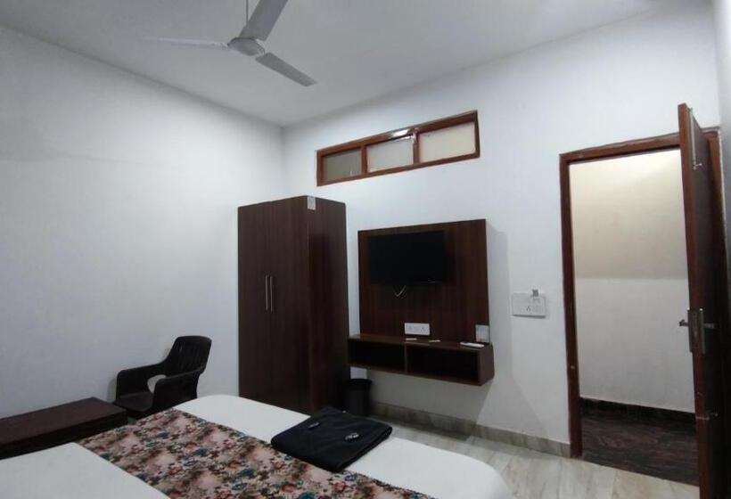 בית מלון כפרי Triple S