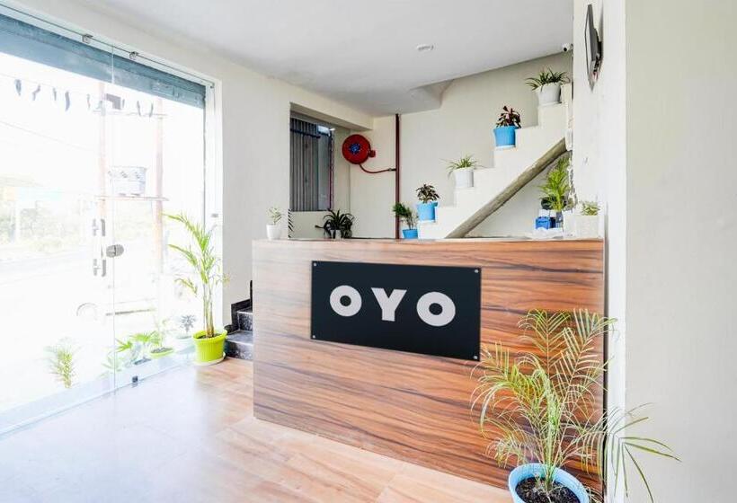 Oyo Hotel S 11