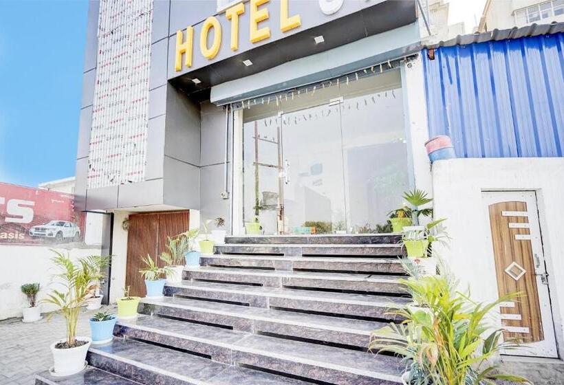 Oyo Hotel S 11