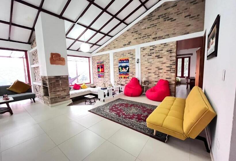 ペンション Alojamiento El Paraiso Glamping