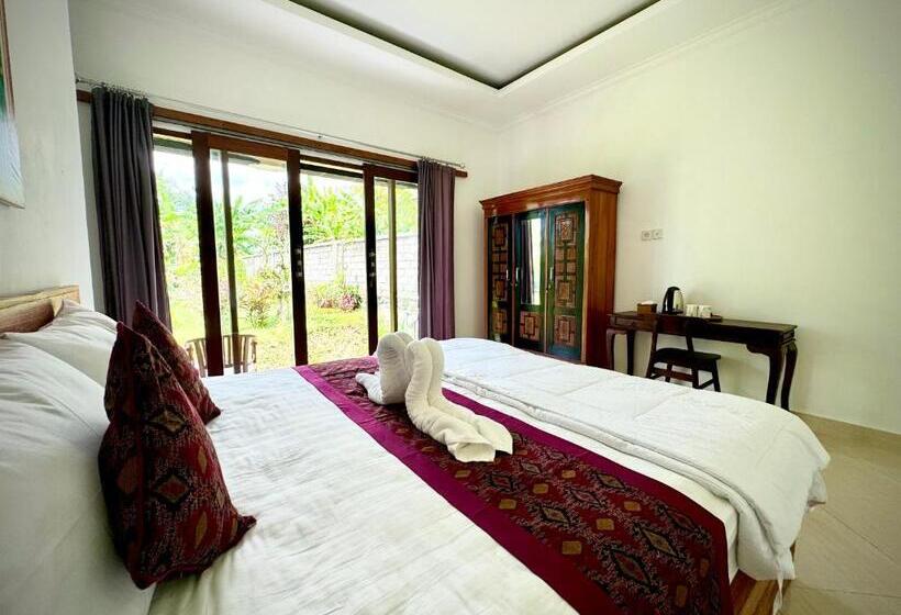 פנסיון Asri Dana Guest House