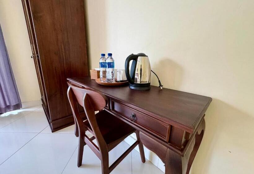 פנסיון Asri Dana Guest House