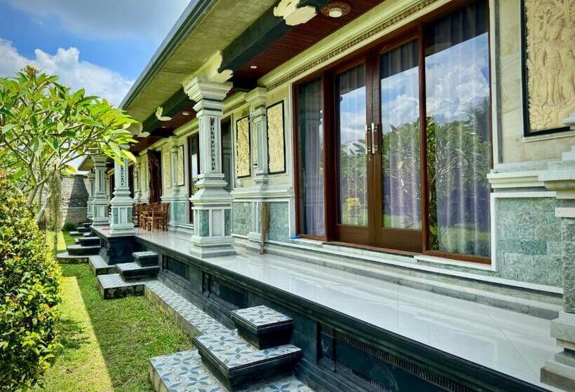 פנסיון Asri Dana Guest House