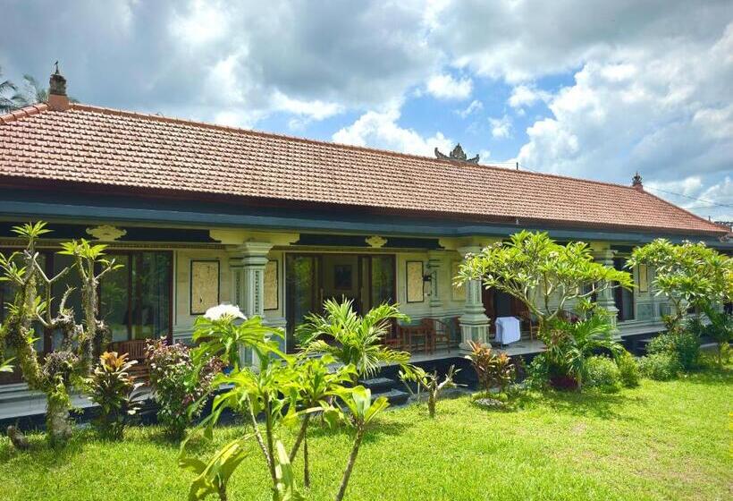 פנסיון Asri Dana Guest House