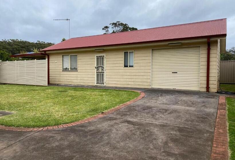 פנסיון Batch On The Bounty