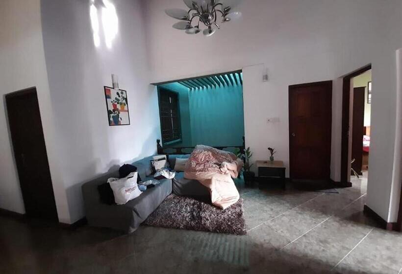 بنسيون Bellwood Residence