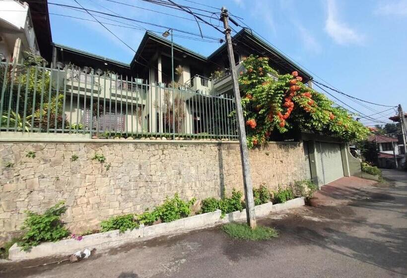 بنسيون Bellwood Residence