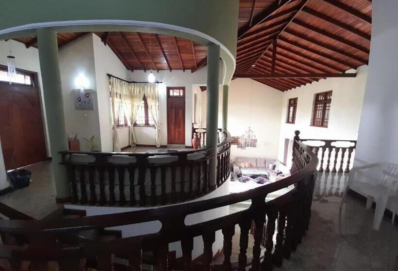 פנסיון Bellwood Residence