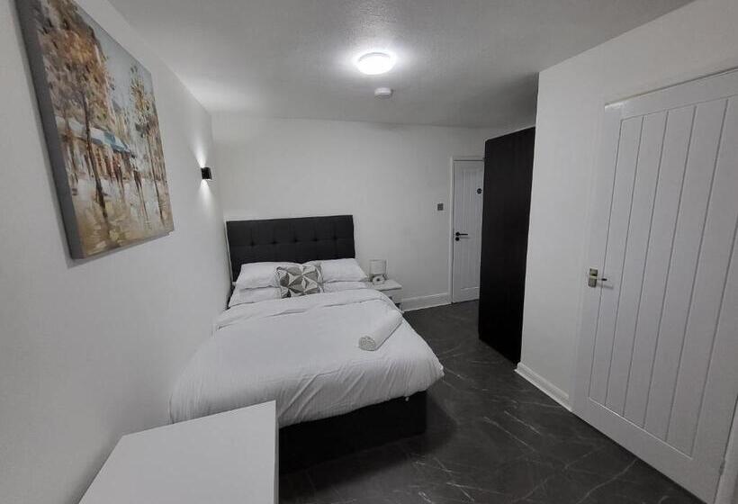 ペンション Blackhorse Long Term Stay