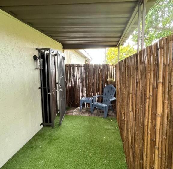 פנסיון Cozy Studio Apartment With Private Entrance And Patio