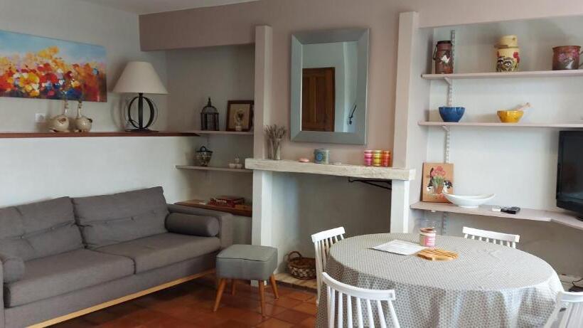 Пансион Domaine De Piedmoure, Gîte Parme 2 Chambres, Piscine, Terrasse Privée