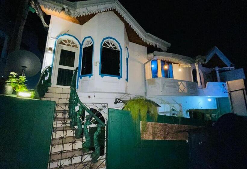 פנסיון Dreamshadow Hotels