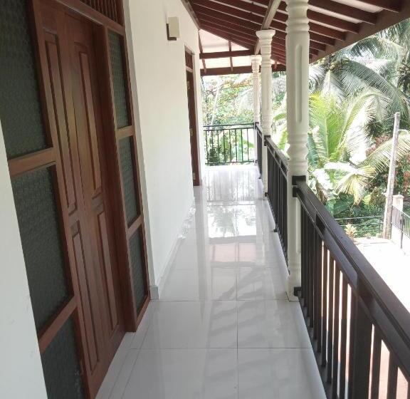 Пансион Evi S Place