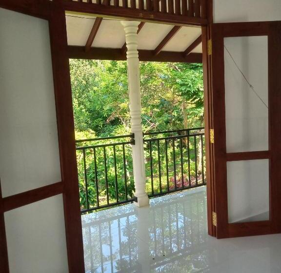 Пансион Evi S Place