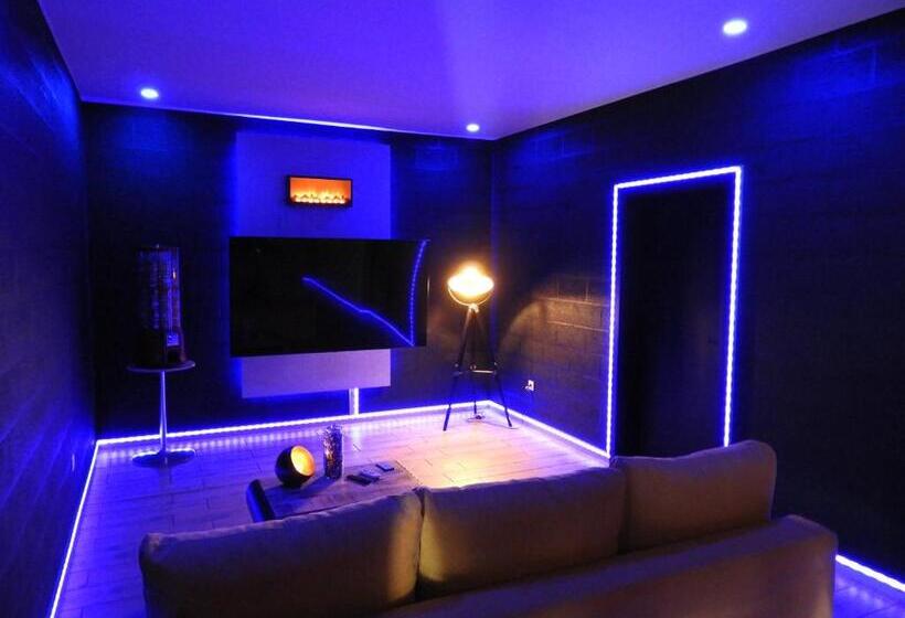 פנסיון Hors Du Temps