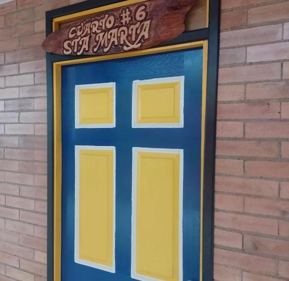 Пансион Hostal Quebrada Verde