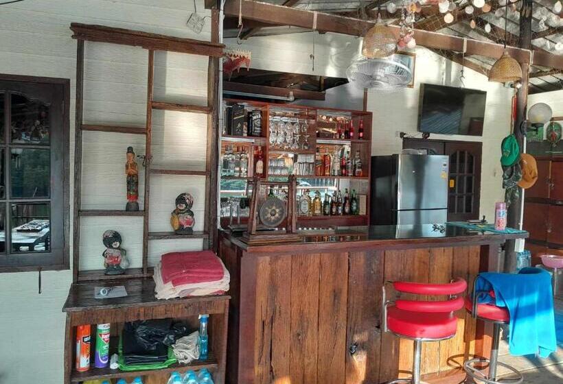 ペンション Jonnie S Riverside Resort