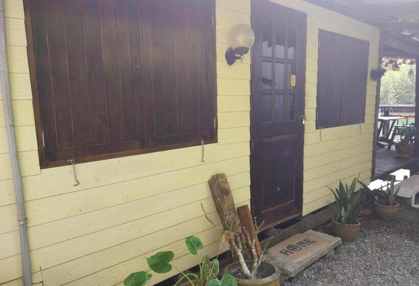 ペンション Jonnie S Riverside Resort